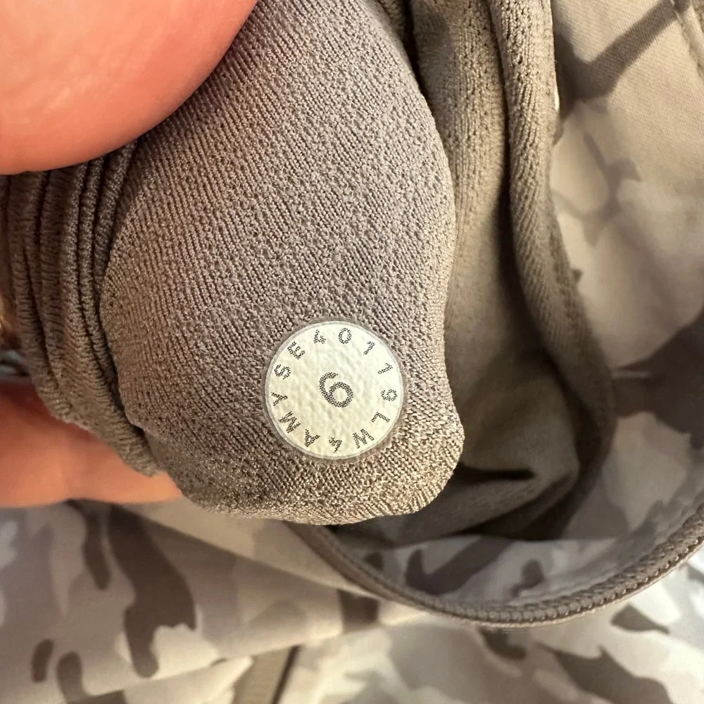 Lululemon Here to Move Windbreaker Jacket 6 Camo Grey Full Zip Hood FLAW